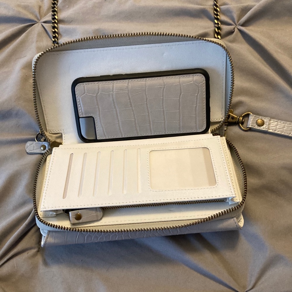 Maholo Cases RFID Crossbody/Wristlet in Gray Croc